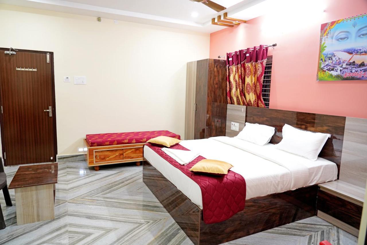 Devansh Bhanu Residency Dbr Srikalahasti Exterior photo