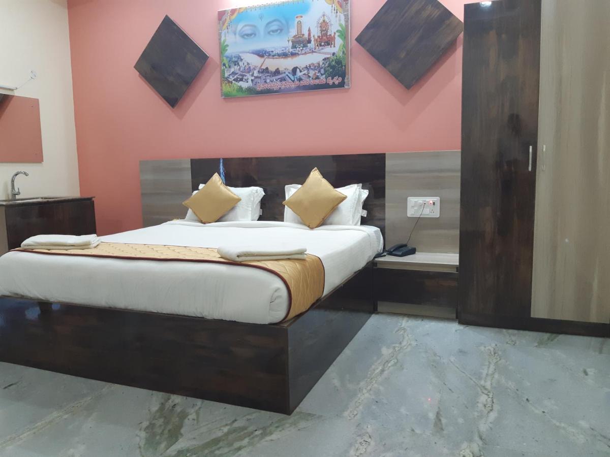 Devansh Bhanu Residency Dbr Srikalahasti Exterior photo