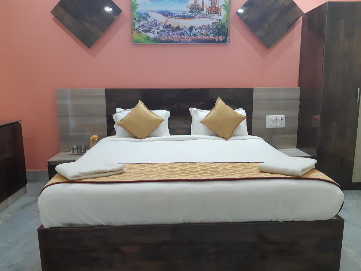 Devansh Bhanu Residency Dbr Srikalahasti Exterior photo
